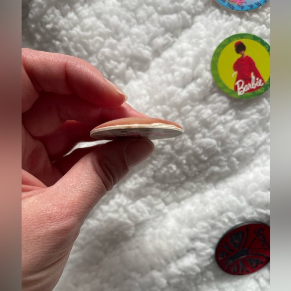 Barbie Pogs vintage 90s bundle of 32 Pogs sparkly slammers milk cap collectible - Picture 4 of 4